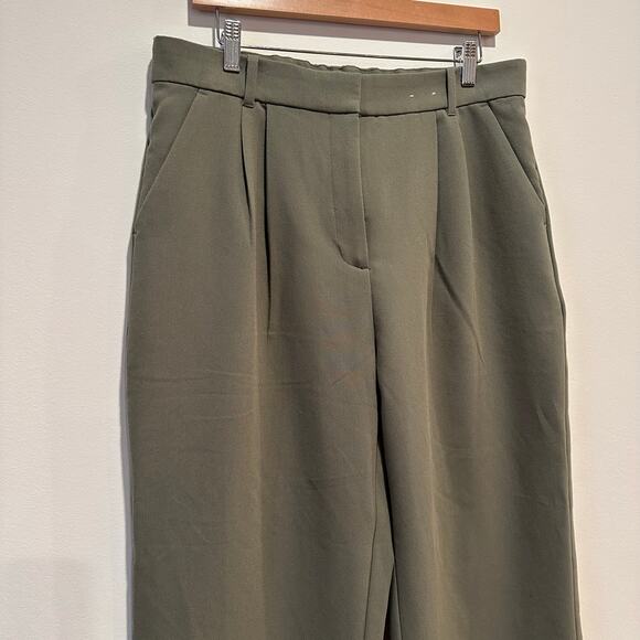 Abercrombie Women's Pants sz 14 Short Pleated Front Green Pants - Picture 9 of 10